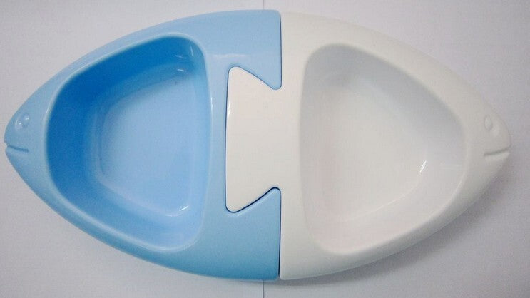 2 x Small pet plastic feeding bowls